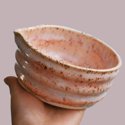 Chawan artesanal de cerámica y chasen naoshi